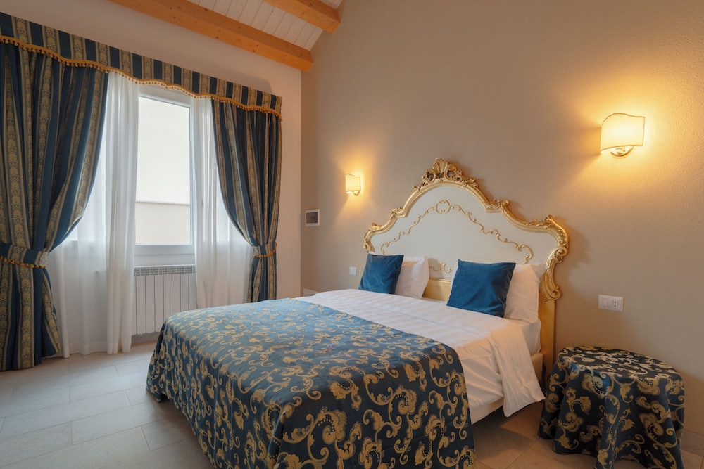 Deluxe Double Room photo 3