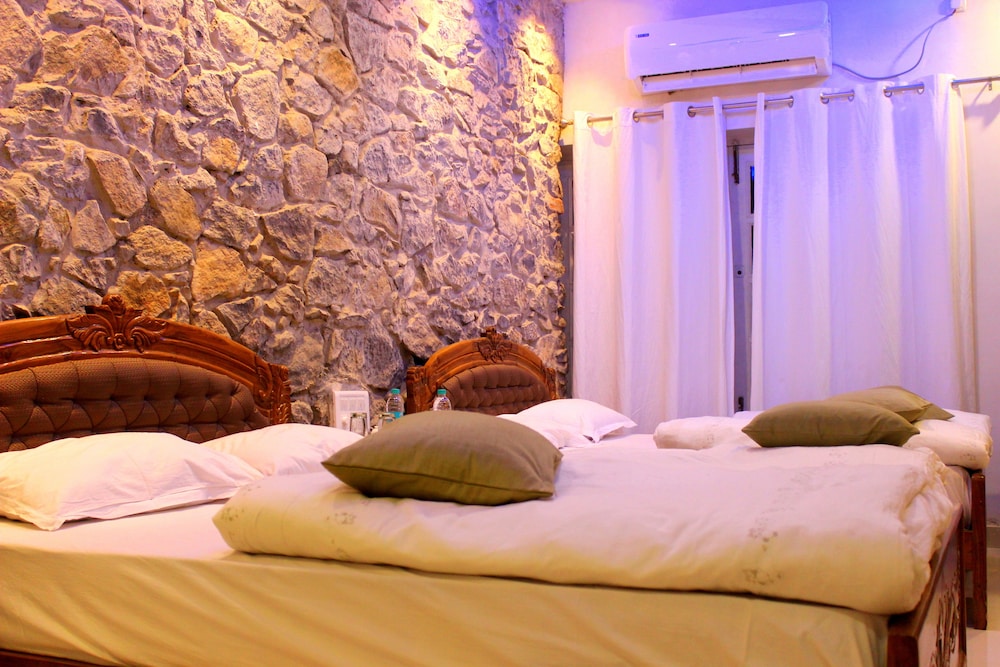 Deluxe Double Room, 1 King Bed photo 2