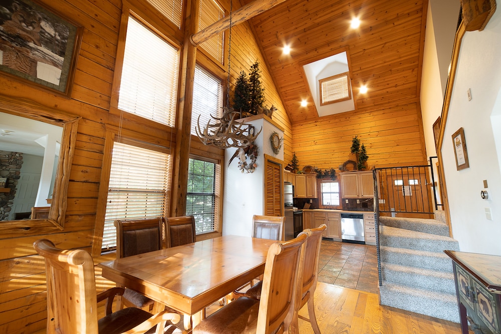 Grand Cabin, 4 Bedrooms, Terrace photo 2