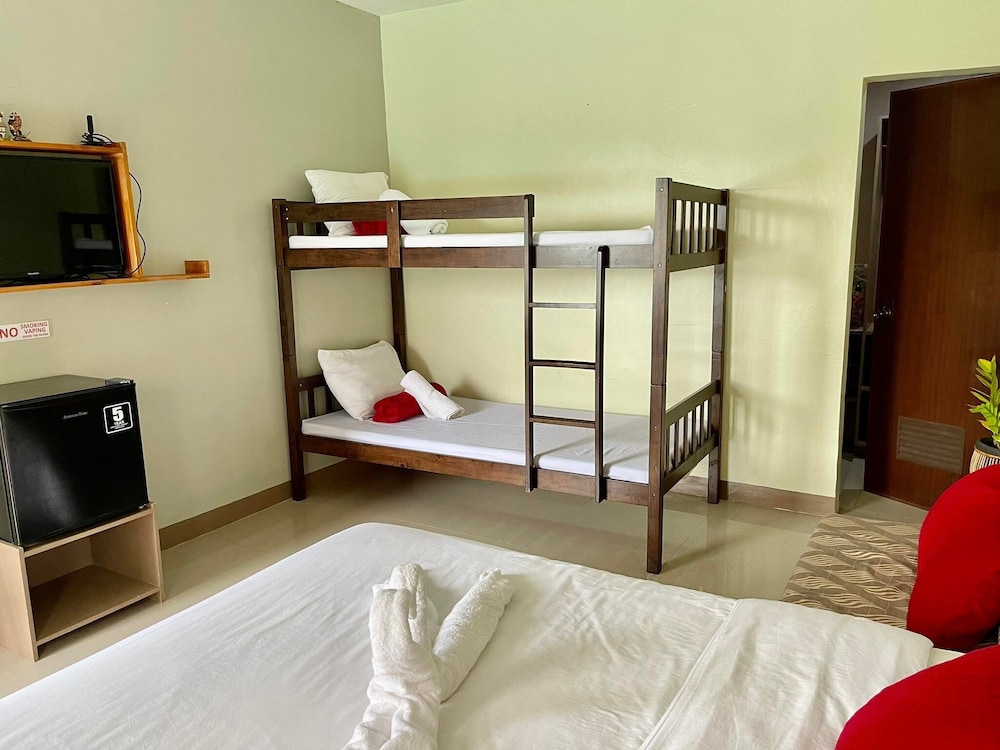 Standard Quadruple Room - Photo 2