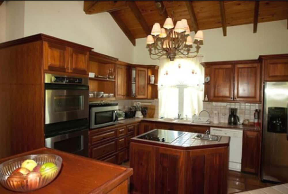 2 Bedroom Villa photo 2