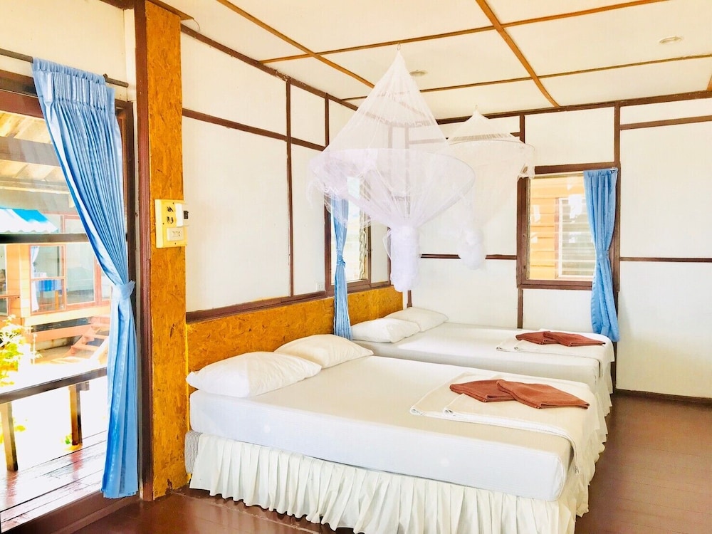 Family Quadruple Room, 2 Queen Beds, Air conditioning, Sea View