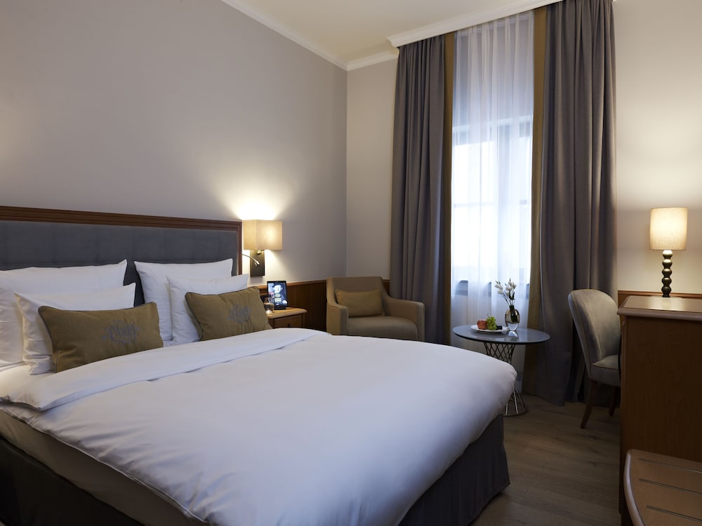 Classic Double Room