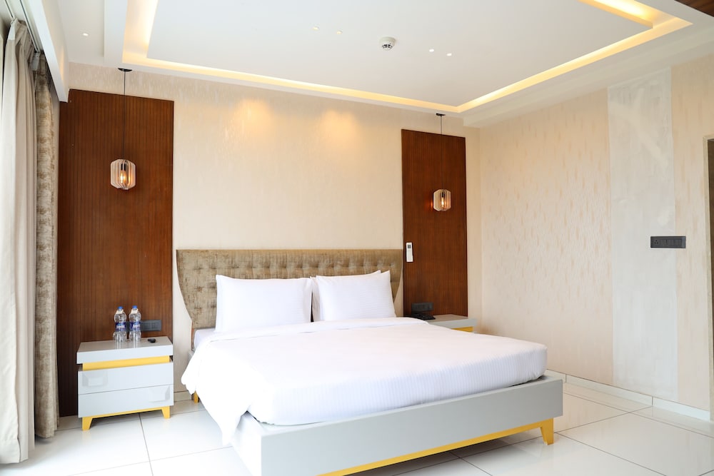 Suite - Photo 8