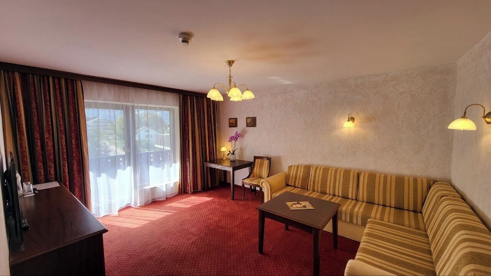 Suite, 1 Bedroom, Balcony, Mountain View