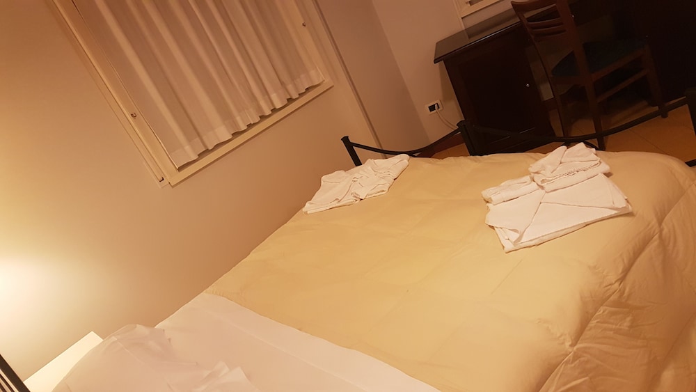 Economy Double Room - Photo 1