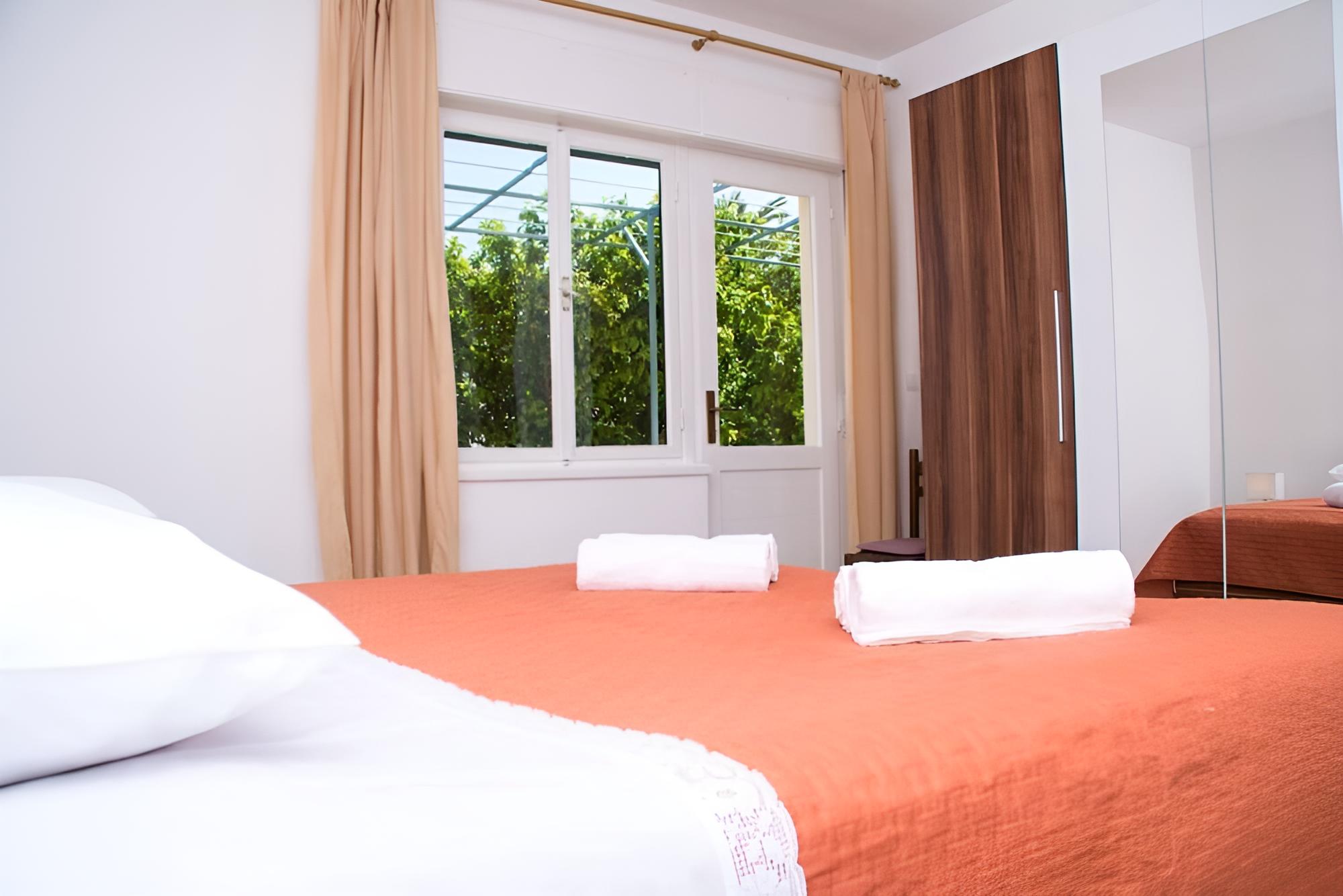 Apartment (Anka - with free parking - A1(6))