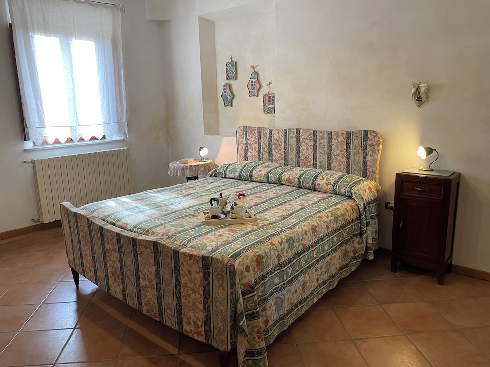 Traditional Apartment, Garden View photo 1