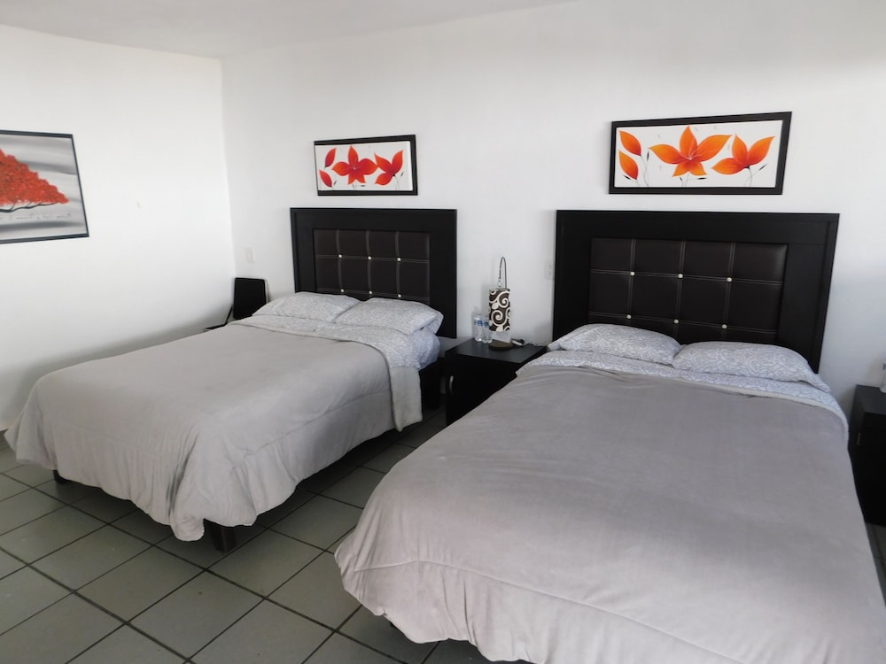 Chambre Quadruple Familiale, 2 lits doubles, accessible aux personnes à mobilité réduite
