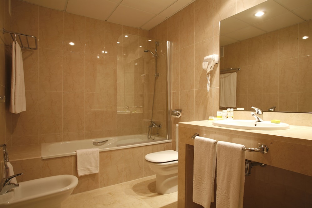 Double Room - Photo 7