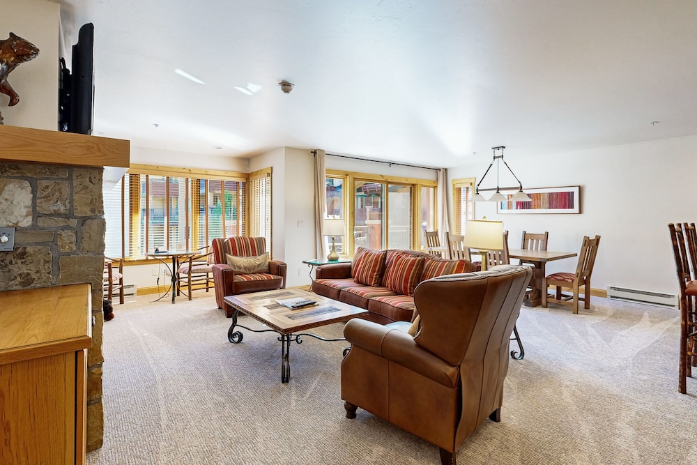 Condo, 2 Bedrooms (Mountain View)