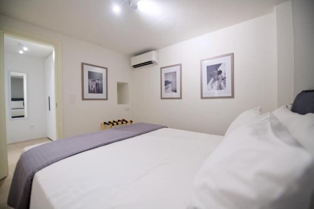 One Bedroom Beachfront Maisonette photo 1