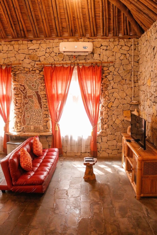 Royal Stone House photo 3