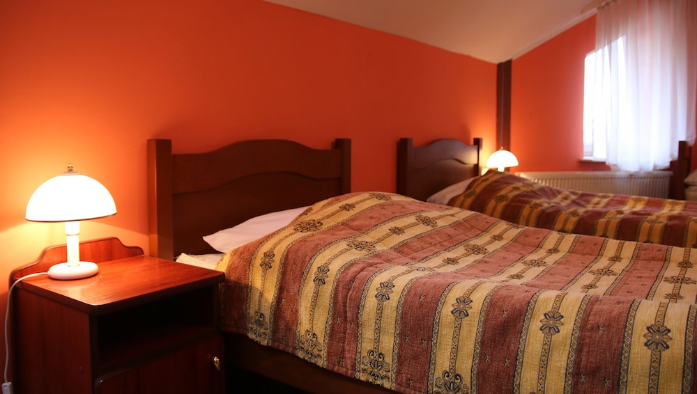 Standard Triple Room, 3 Twin Beds photo 1