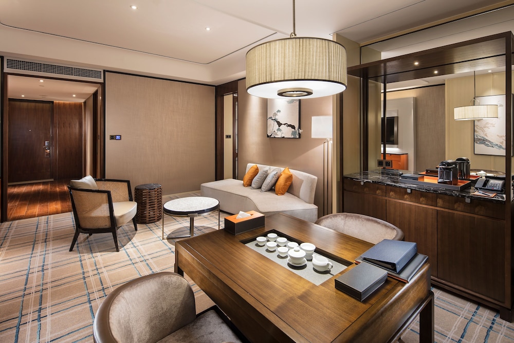 Suite, 1 Bedroom photo 3
