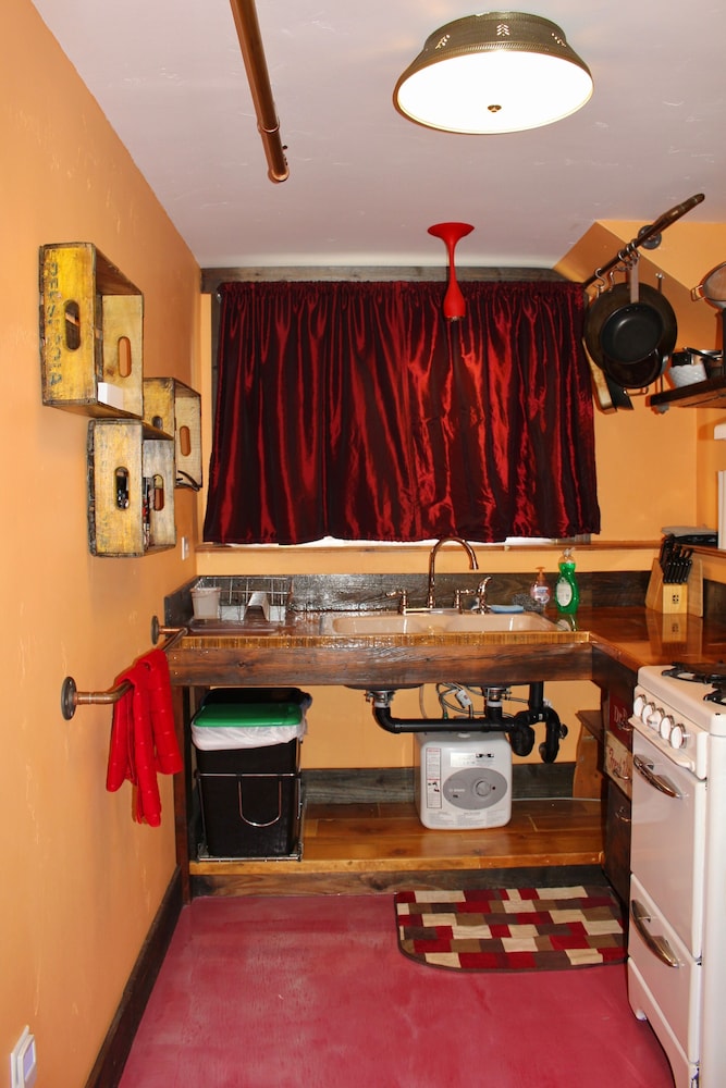 Studio Suite, Kitchen, Private Bathroom photo 2