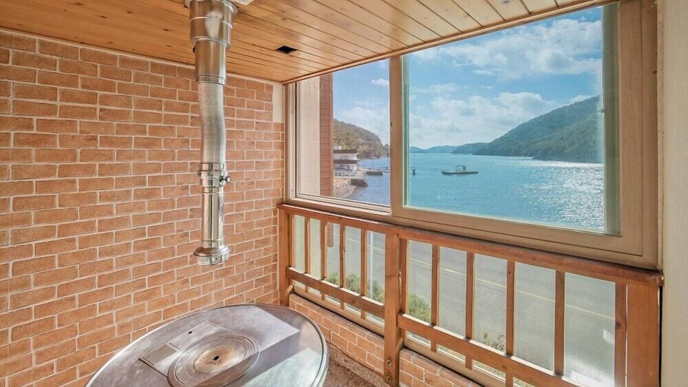Room (202 duplex spa) - Photo 4