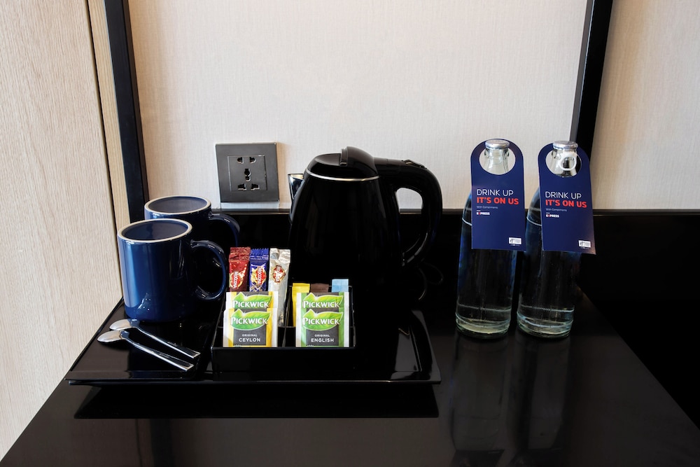 Standard Room, 2 Twin Beds (Free Breakfast) photo 3