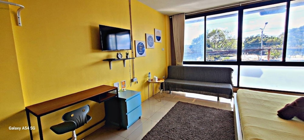 Deluxe Double Room, City View photo 3