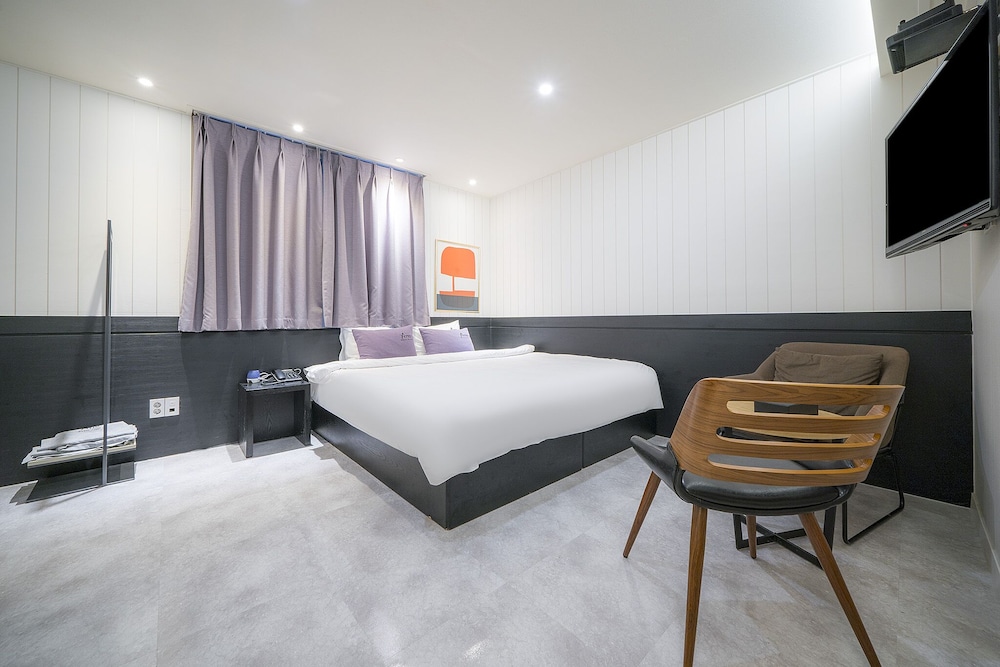 Hollywood Double Room
