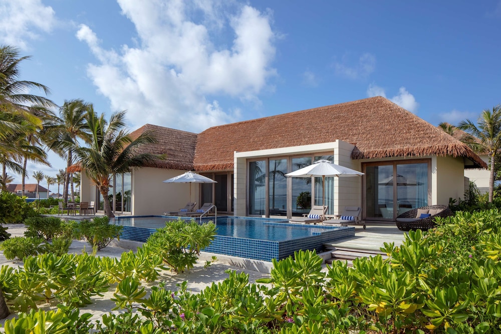 Two bedroom beach sunset villa with private pool  & free access to VIP seaplane lounge on arrival - Photo 1