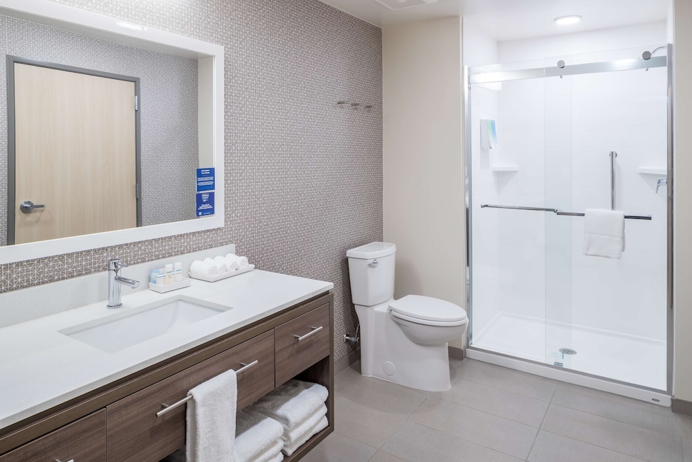 Suite, 2 Queen Beds, Accessible (Hearing) - Photo 6