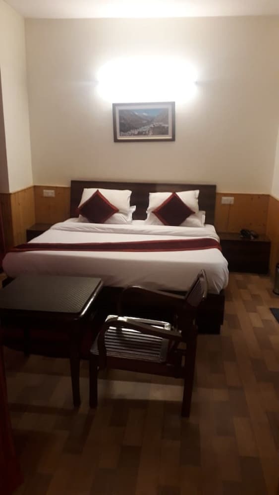 Deluxe Room - Photo 5