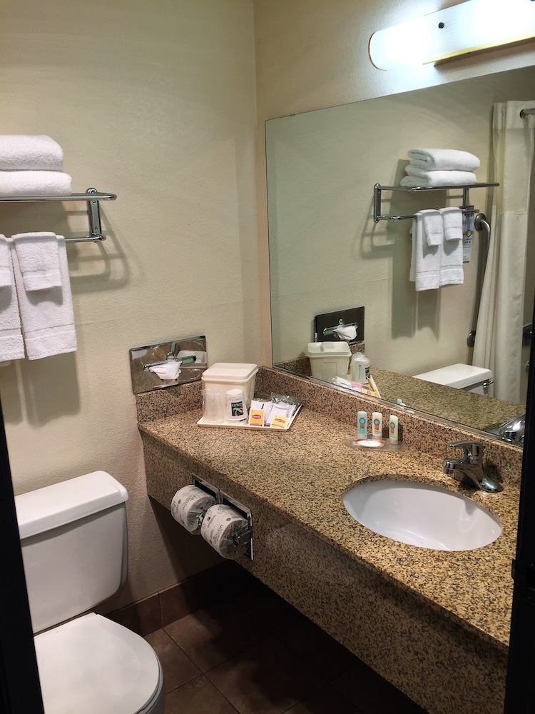 Suite, Multiple Beds, Non Smoking - Photo 3