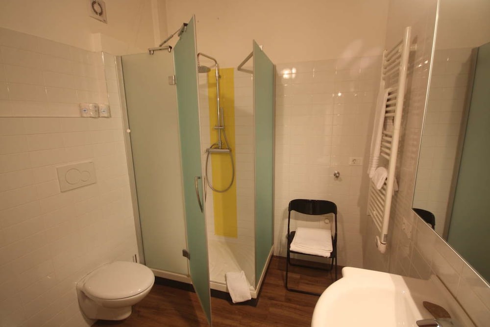 Quadruple Room (10) - Photo 3
