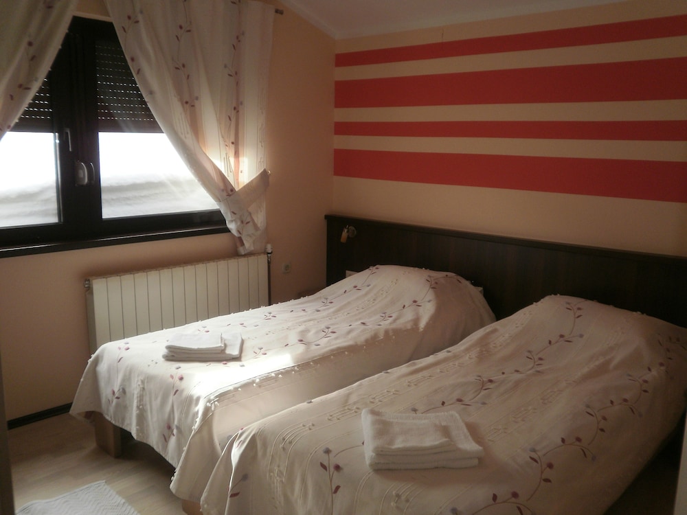 Basic Double Room, 1 Bedroom - Photo 6