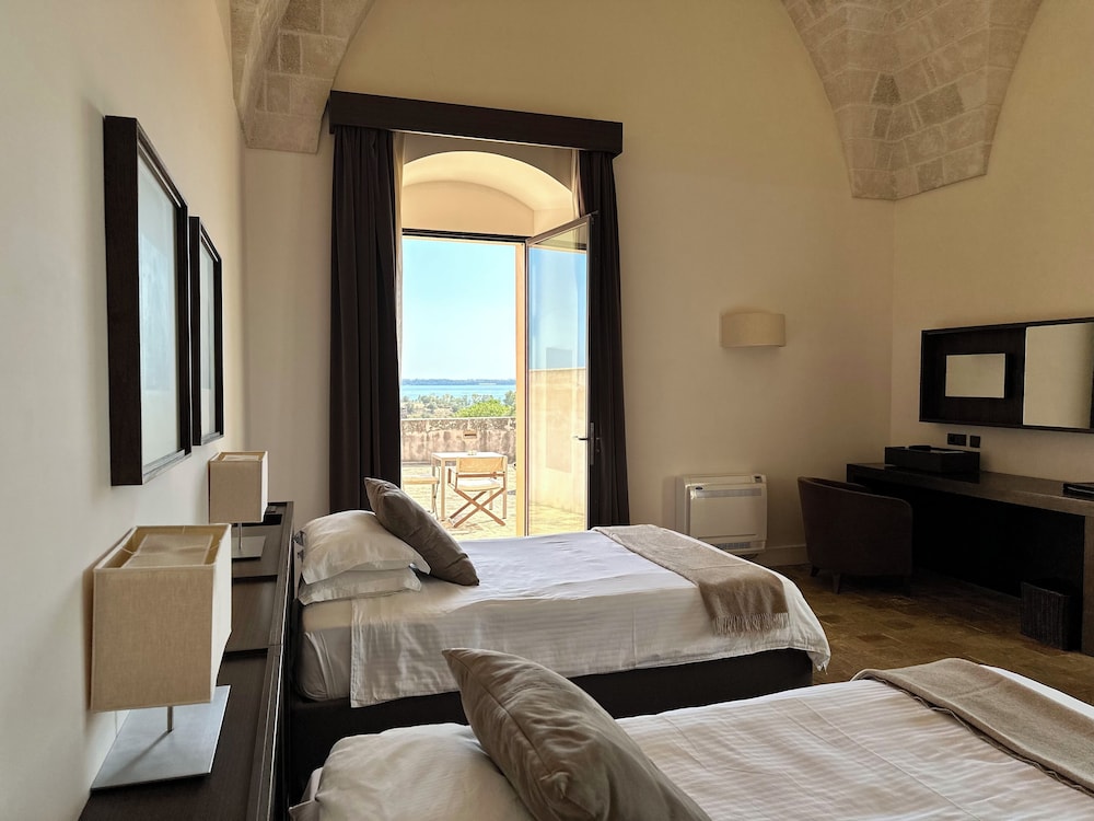 Exclusive Double or Twin Room - Photo 4
