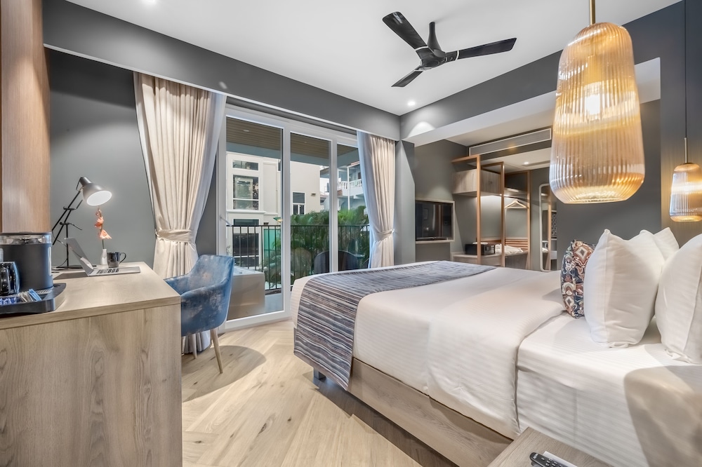 Deluxe Room, Pool View (Sky Villa) photo 2
