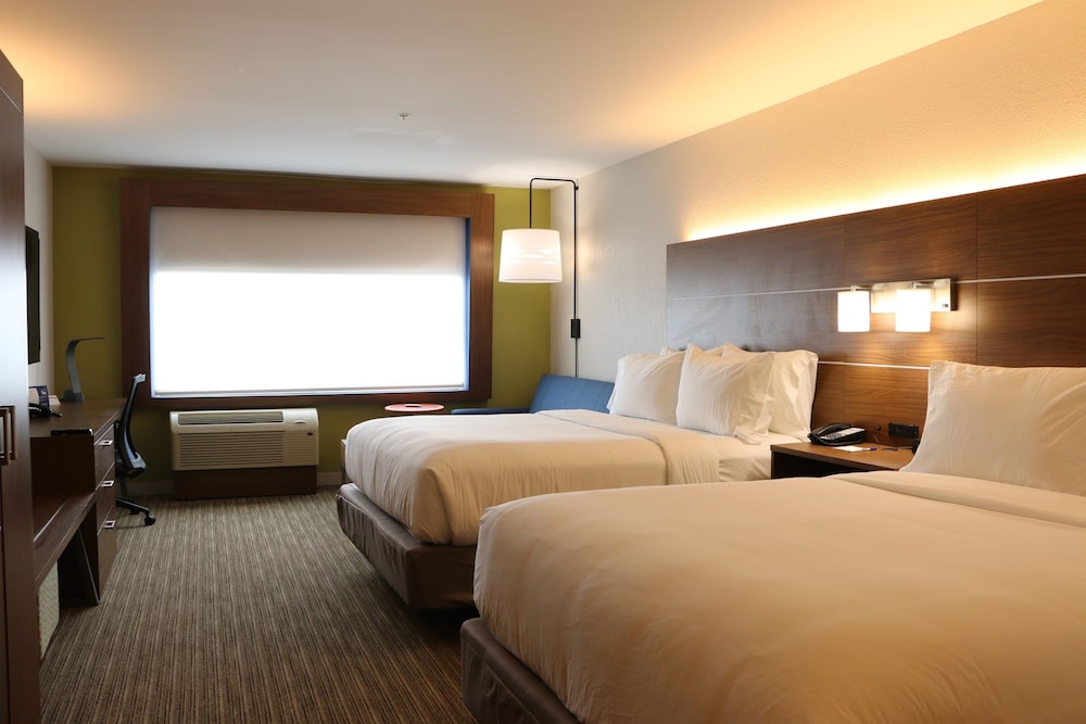 Standard Room, 2 Double Beds, Accessible (HEARING) photo 2