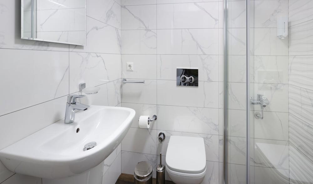 Economy Triple Room (Basement) photo 2