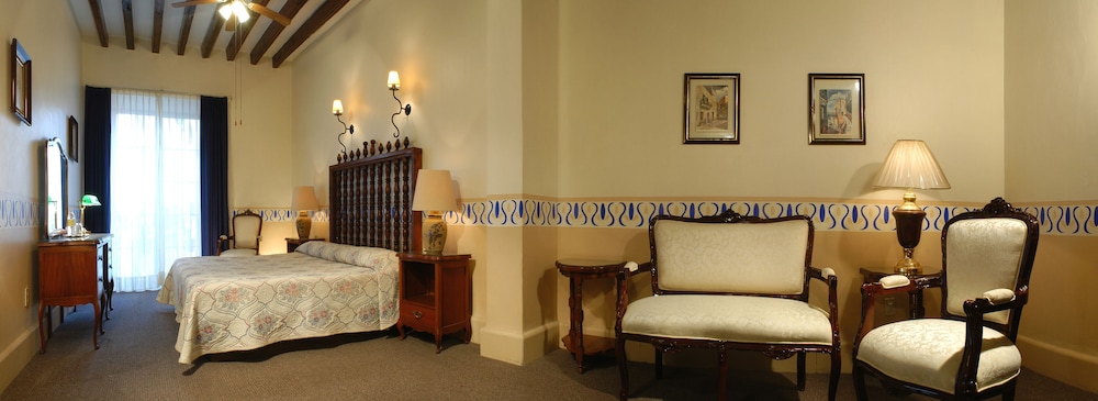 Grand Studio Suite, Balcony - Photo 2