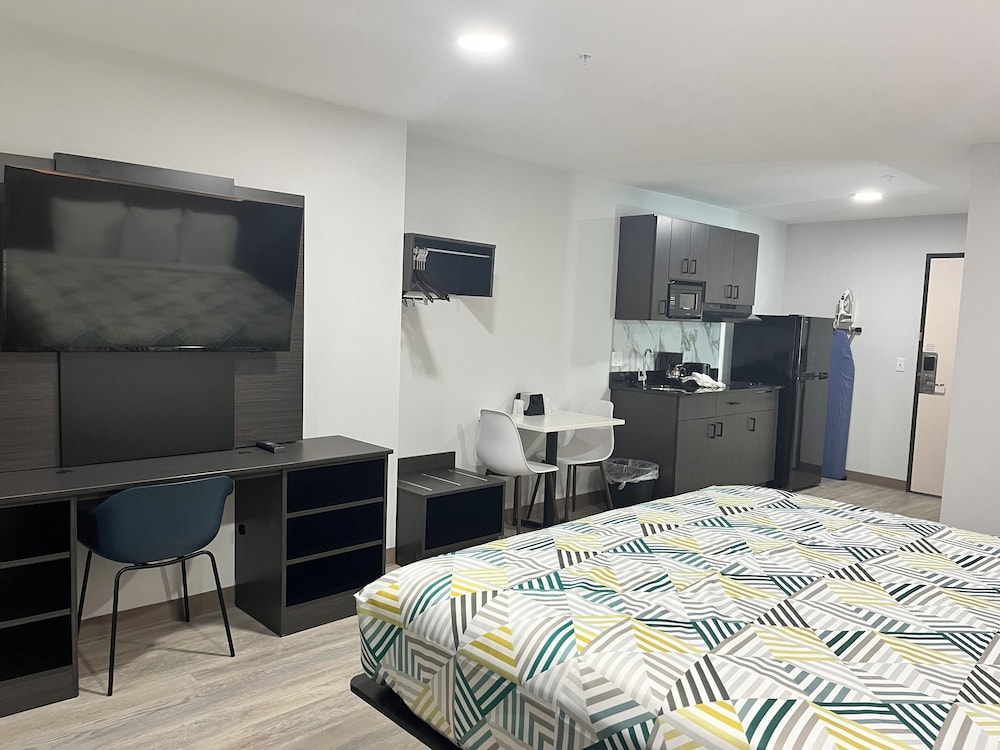 Standard Double Room, 1 King Bed, Non Smoking - Photo 12