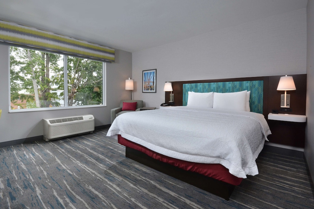 Suite, 1 King Bed, Accessible, Refrigerator & Microwave - Photo 3