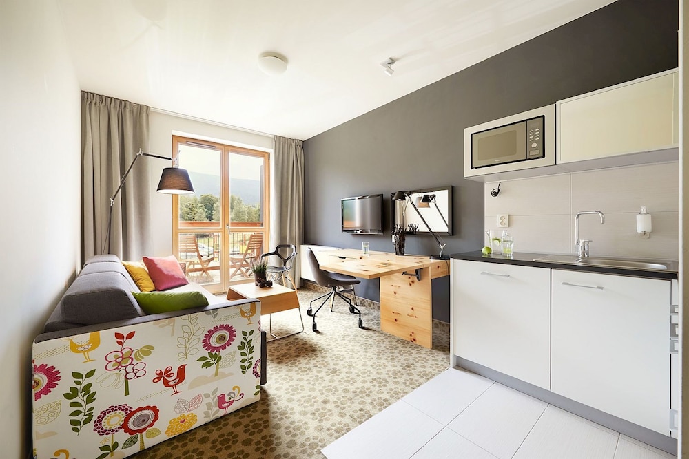 Luxury Apartment, 1 Bedroom, Kitchenette, Mountain View photo 3