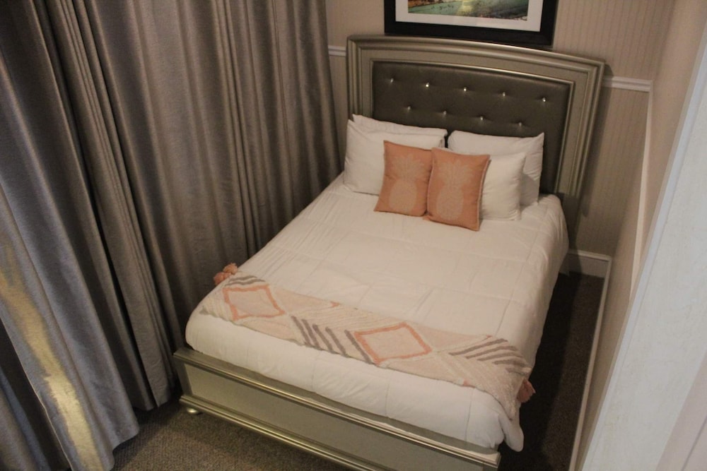 Standard Quadruple Room, 2 Queen Beds (Aft Deck) - Not Pet Friendly