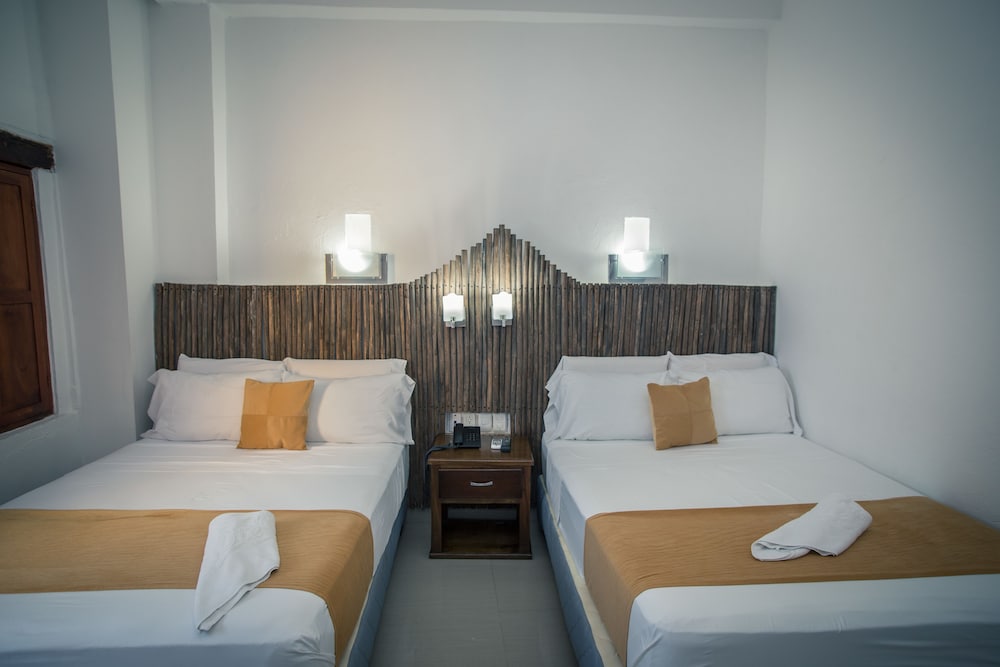 Superior Double Room, 2 Queen Beds photo 3