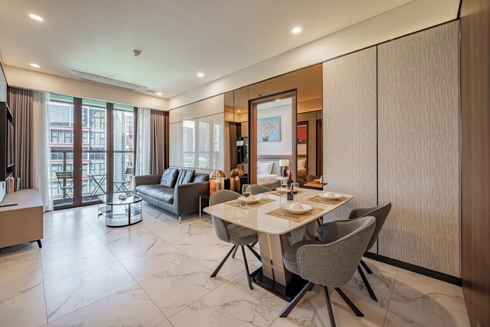 Presidential Suite, 2 Bedrooms, Business Lounge Access, River View