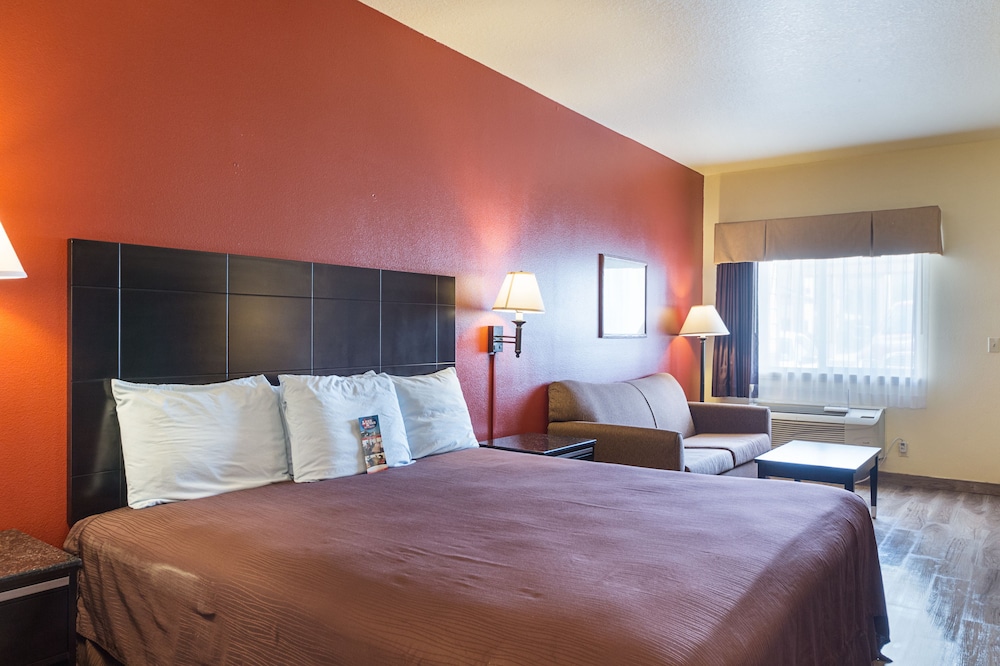 Standard Room, 1 King Bed, Kitchenette - Photo 2
