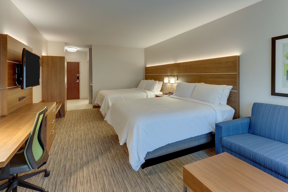 Suite, 2 Queen Beds, Accessible (Mobility, Accessible Tub) photo 3