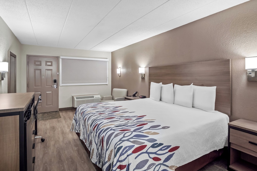 Deluxe Room, 1 Queen Bed, Non Smoking - Photo 5