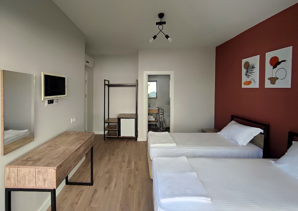 Standard Twin Room, 2 Twin Beds, Partial Sea View, Sea Facing