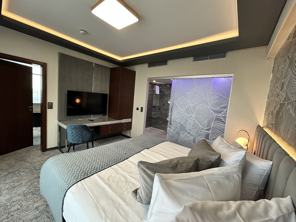 Presidential Suite, 2 Bathrooms