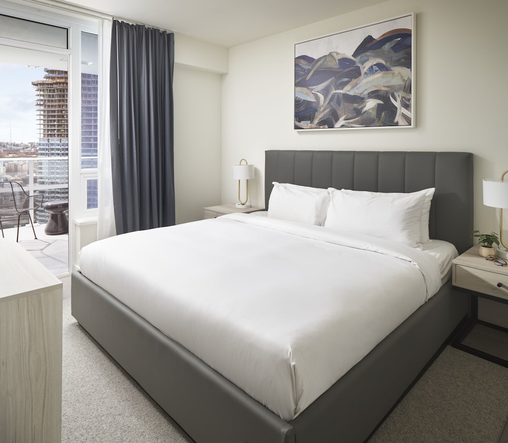 Suite, 3 Bedrooms (Sky)