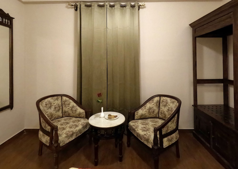 Deluxe Room - Photo 3