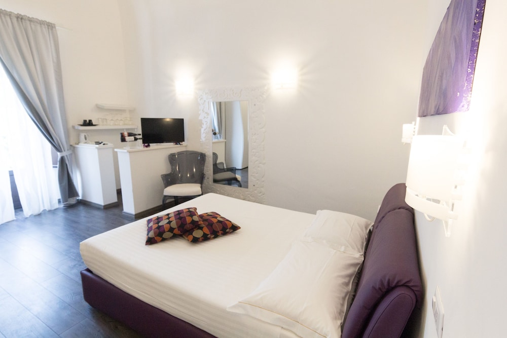 Superior Suite, Balcony, City View photo 3