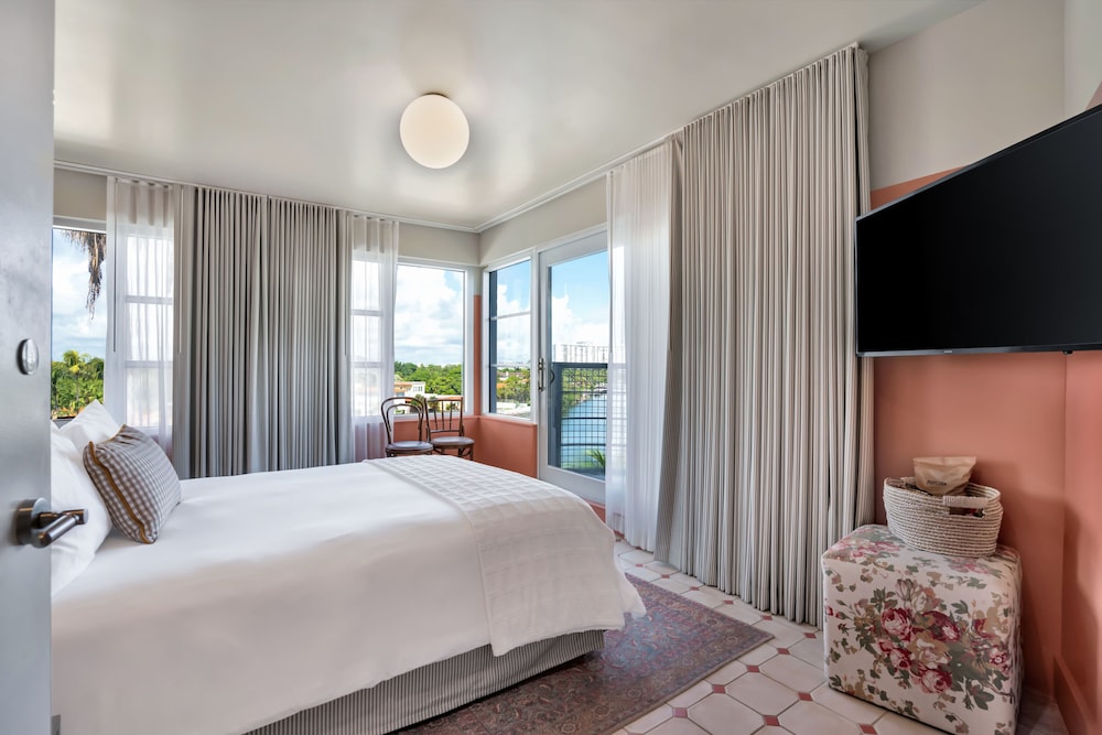 Studio, 1 Queen Bed, Balcony